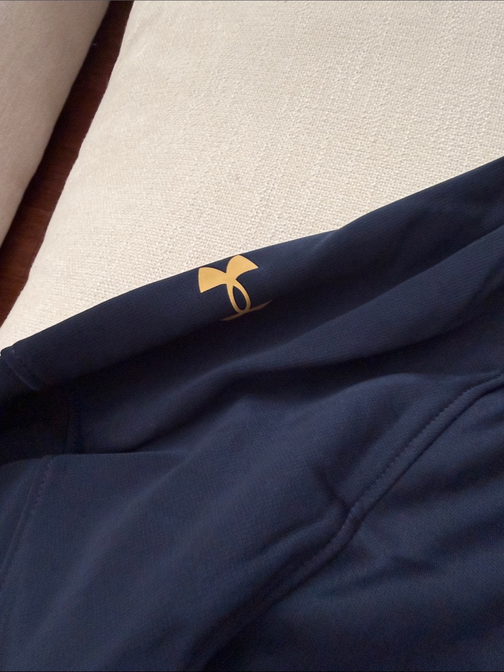 NWT Under Armour Navy and Yellow Notre Dame Graphic Men's Shirt - Picture 3 of 6